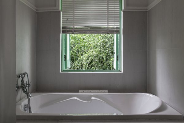 Fiberglass Tub Installation in Wadsworth
